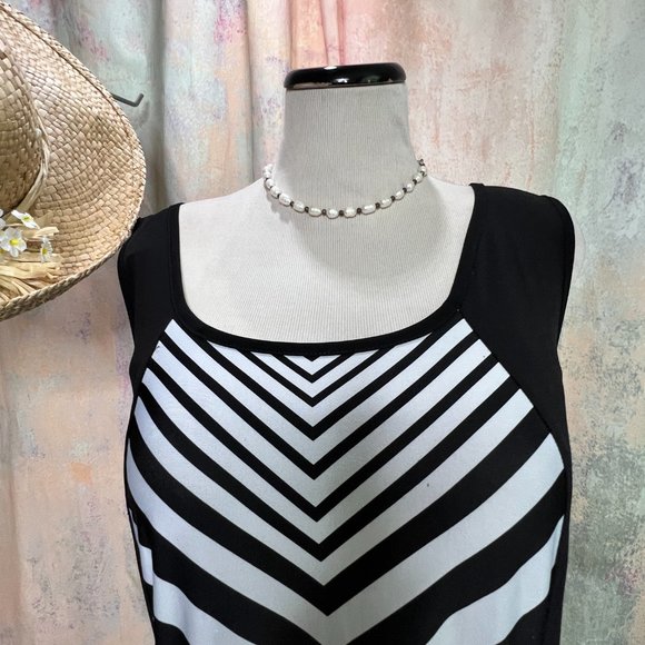 πpaper doll Striped Plus Size Maxi Dress - Design makes a Slim Optic - Picture 3 of 13